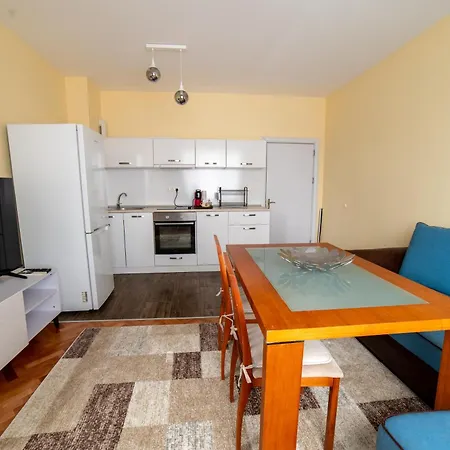 Apartment Happy Day