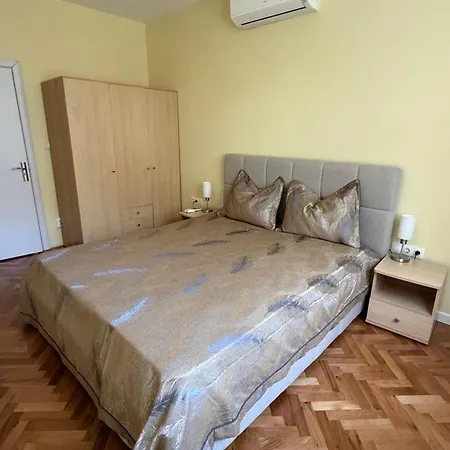 Apartment Happy Day *